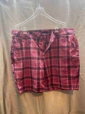 Lee Women's Pink Plaid Bermuda Shorts